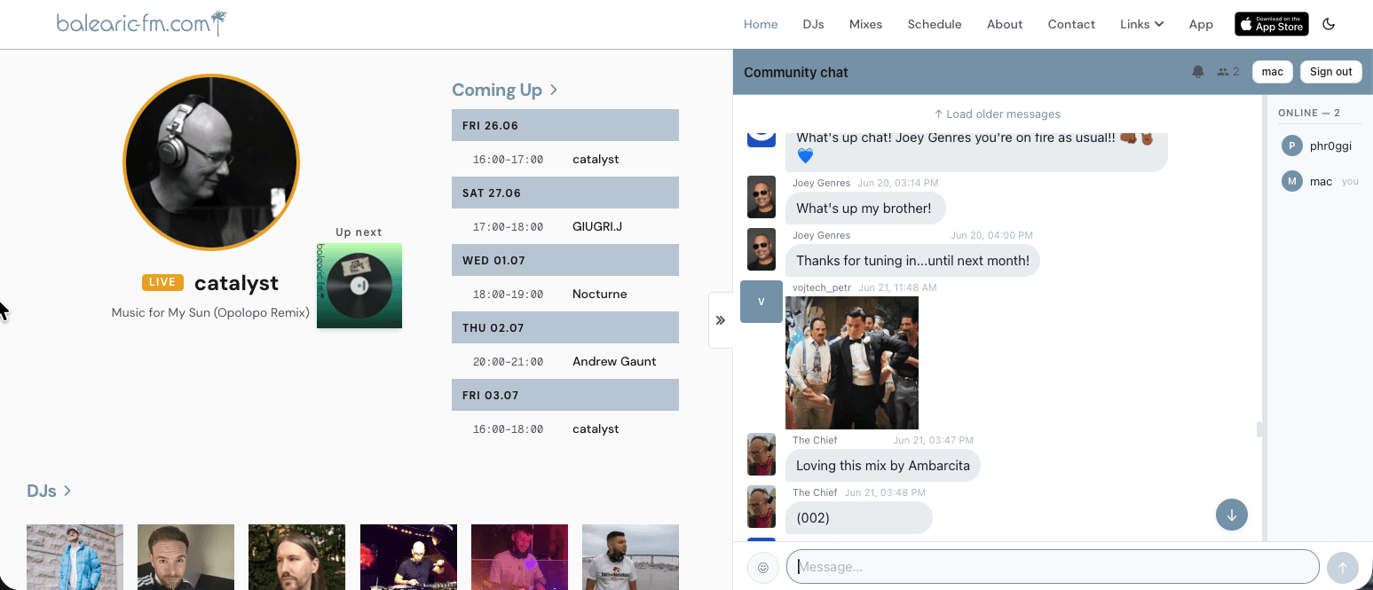 Community chat desktop view